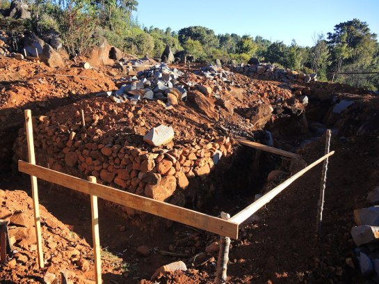 Temporary retaining wall