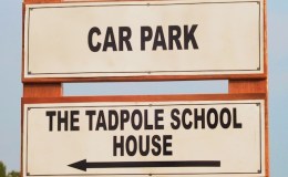 School signs go&nbsp;up