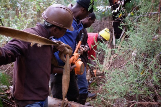 Getting the rope as tight as possible before winching