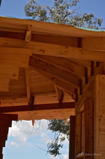 Porch roofing structure