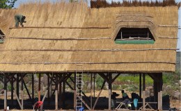 Post and beam – Busytown thatching, bracing,&nbsp;trenching