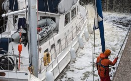 Storm Glider Goes North 7: The Crinan Canal (tied up in canal) and we transit to&nbsp;Crinan